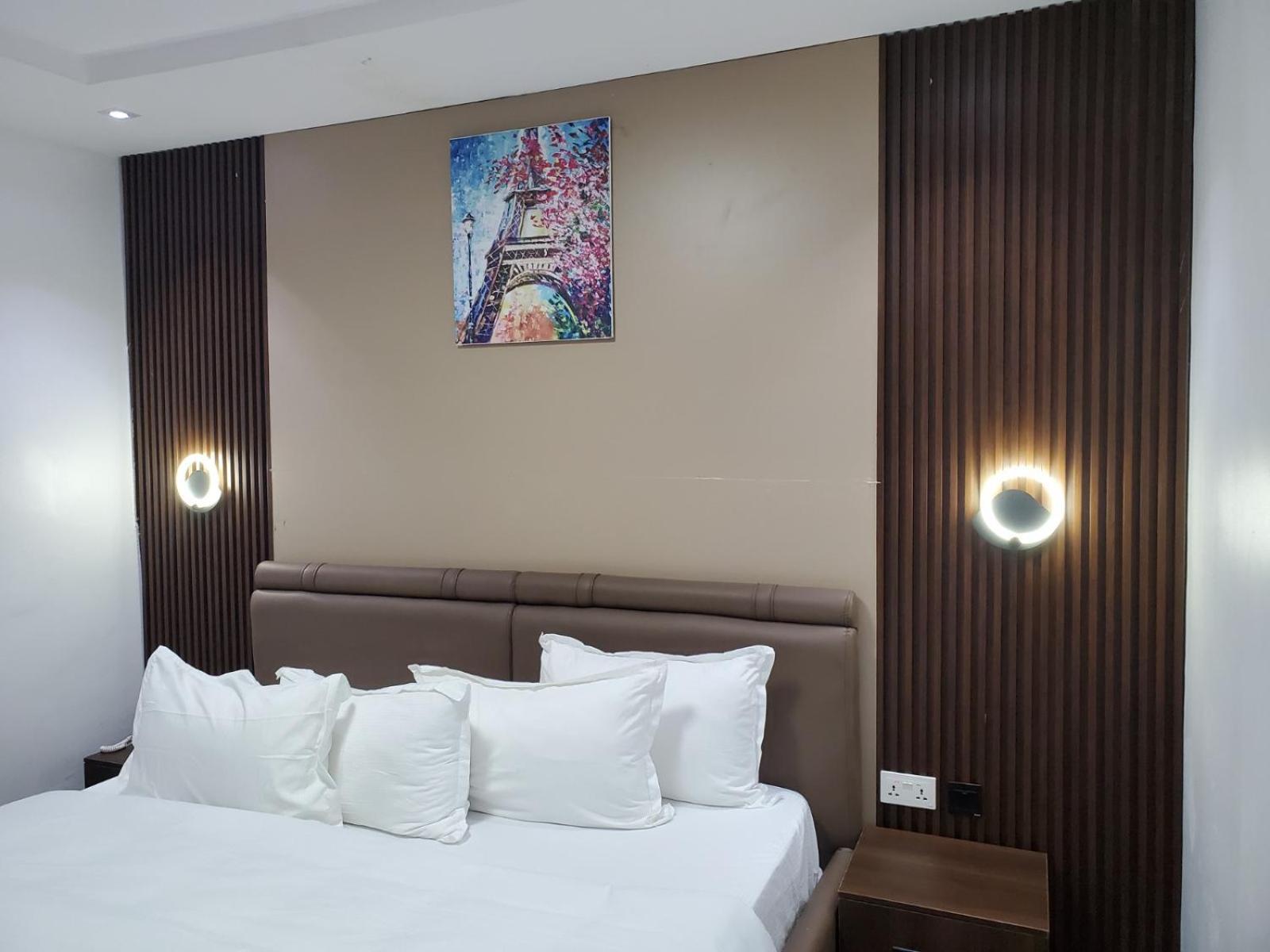 Hotel 35 Embassy Lagos Dış mekan fotoğraf