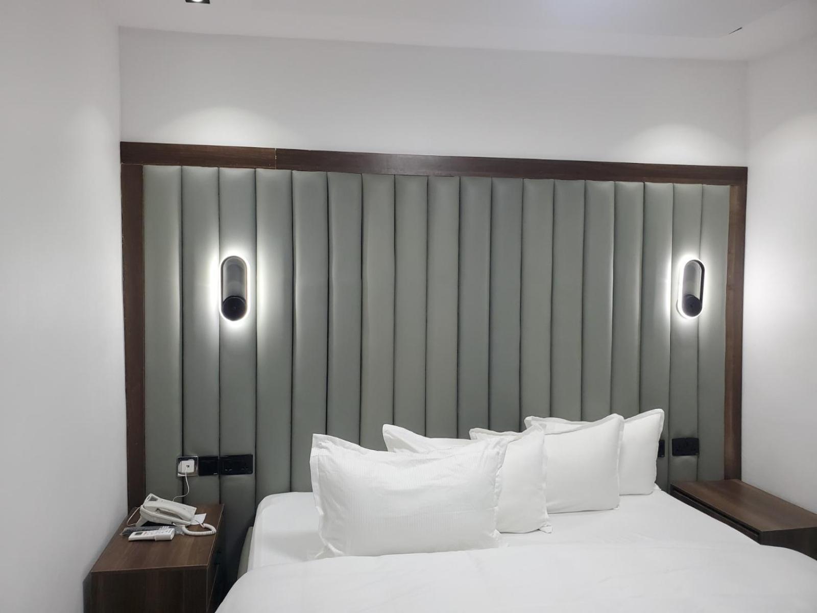 Hotel 35 Embassy Lagos Dış mekan fotoğraf