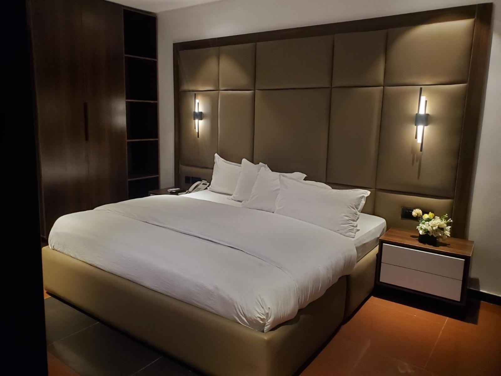 Hotel 35 Embassy Lagos Dış mekan fotoğraf
